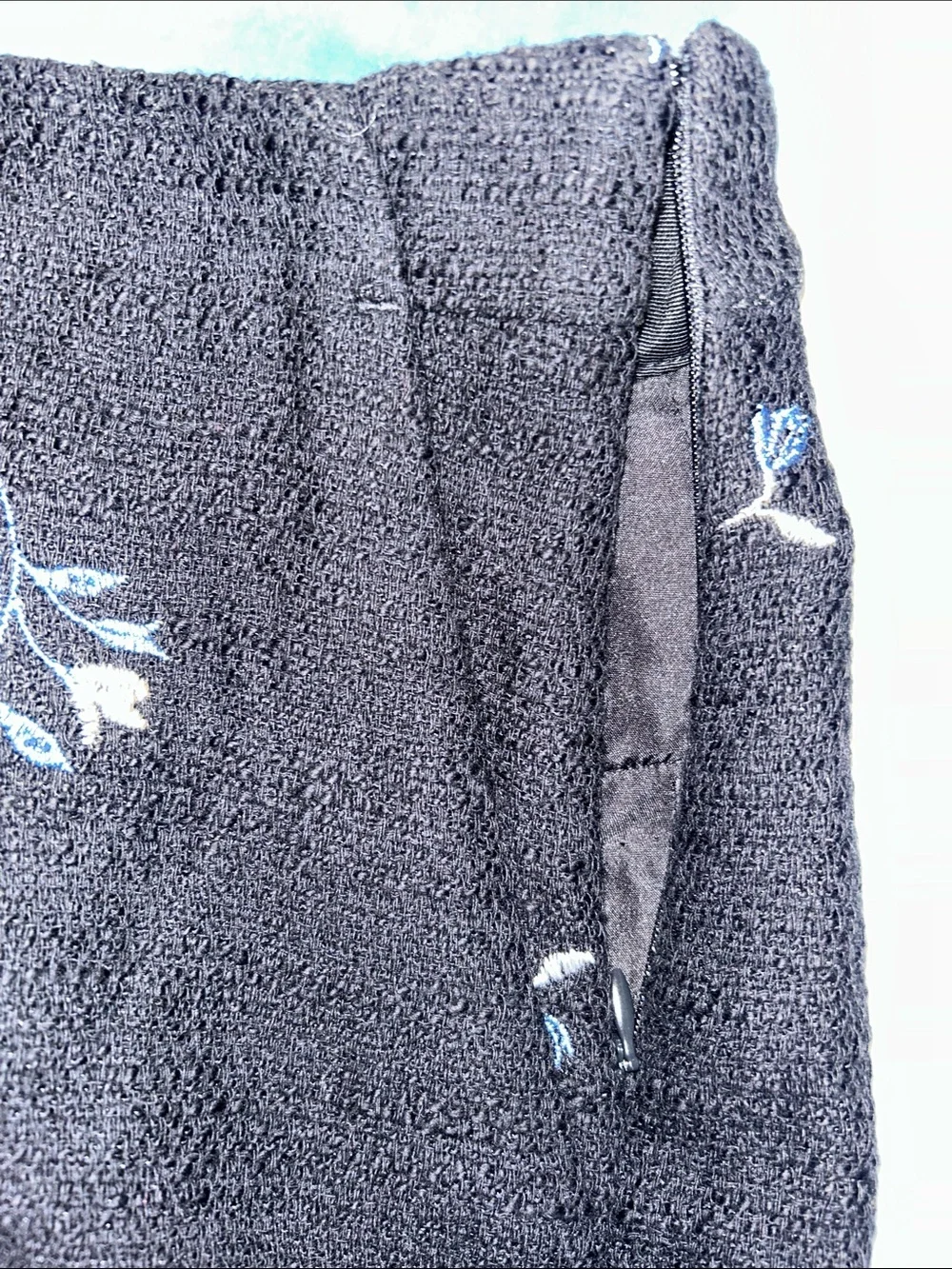 Ann Taylor Black Floral Embroidered Women’s Shorts 12 - Picture 5 of 6